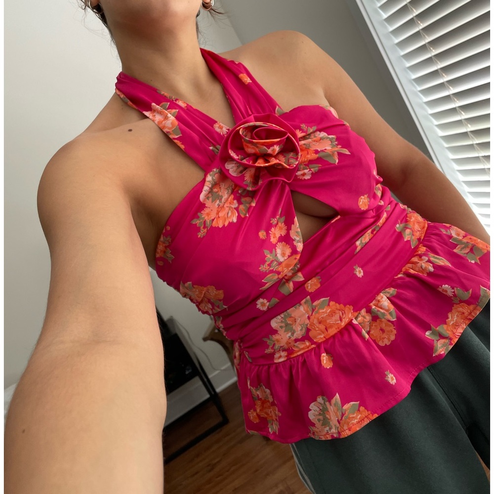 WAYF Floral rose y2k ruffle top - Picture 2 of 7
